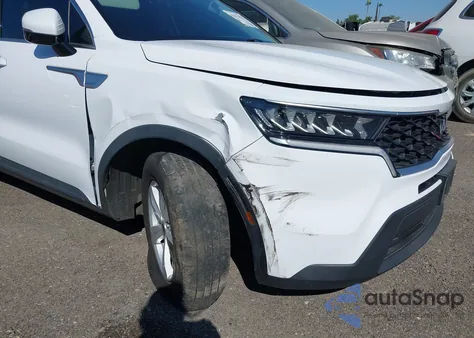 2022 Kia Sorento Lx z USA, uszkodzony, nr VIN 5XYRG4LC4NG111474